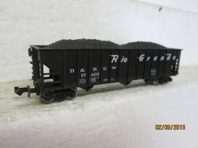 N SCALE : ATLAS RIO GRANDE OPEN HOPPER WITH COAL LOAD - LOT 522F