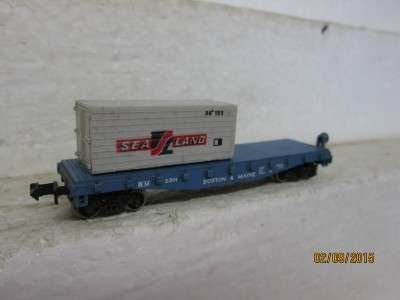 N SCALE : ATLAS BOSTON & MAINE FLATCAR WITH CONTAINER - LOT 525F