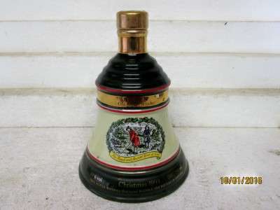 BELLS OLD SCOTCH WHISKEY 750ml ROYAL CHRISTMAS 1993 SEALED BOTTLE - LOT 906G