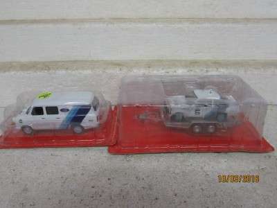 1:43 SCALE RALLY CAR COLLECTION : FORD TRANSIT VAN WITH MkII ESCORT ON TRAILER - LOT 458H