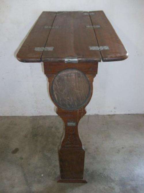 SAR FOLD UP TABLE WITH DROP SIDES