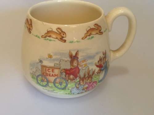 Stunning Bunnykins Mug signed Barbara Vernon