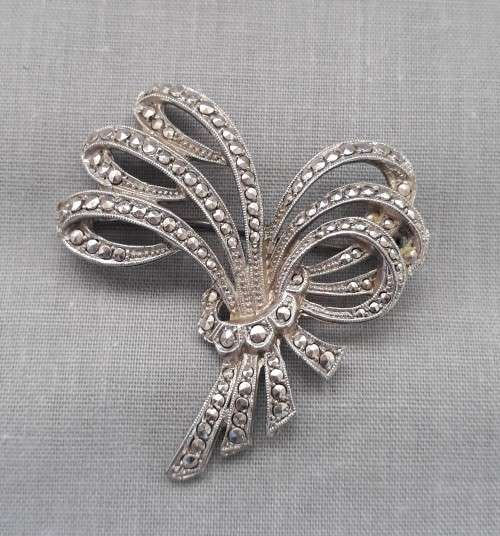 5 PAIRS OF VINTAGE MARCASITE BROOCHES