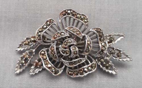 5 PAIRS OF VINTAGE MARCASITE BROOCHES