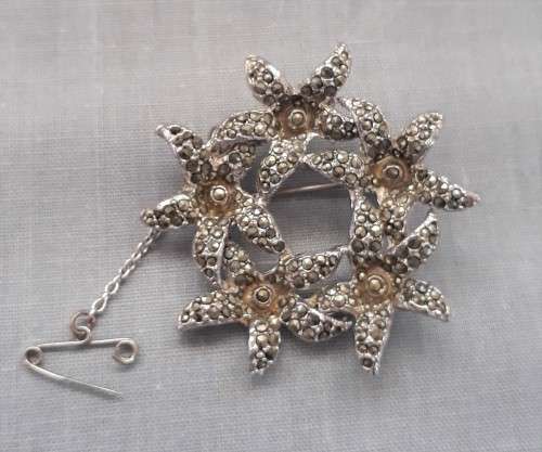 5 PAIRS OF VINTAGE MARCASITE BROOCHES