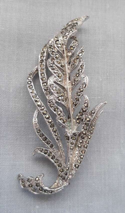 5 PAIRS OF VINTAGE MARCASITE BROOCHES