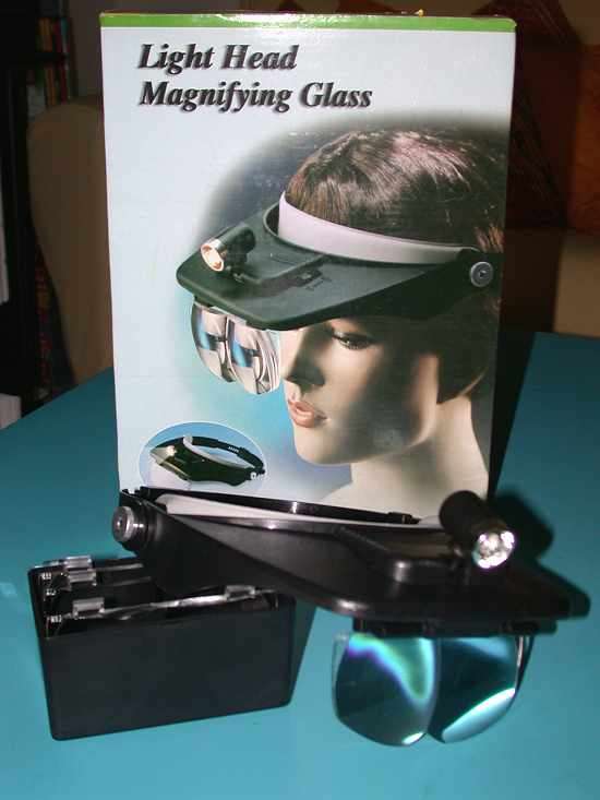 Light head magnifying glass