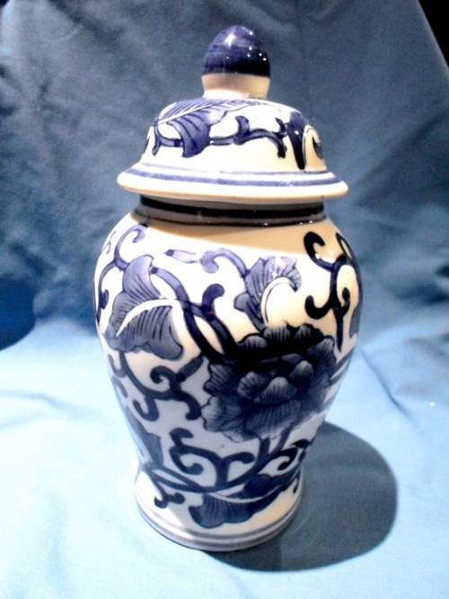 Genuine Ming Blue Porcelain Lidded Vase - Stunning! Bid Now!!