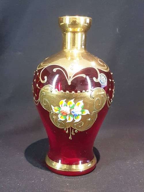 Murano vase - Absolutely stunning!! A magnificent find - With gold embellishment! Bid now!