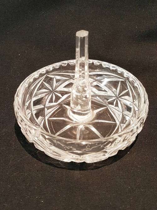 Cut Glass ring holder - A beautiful piece! - Bid Now!!!