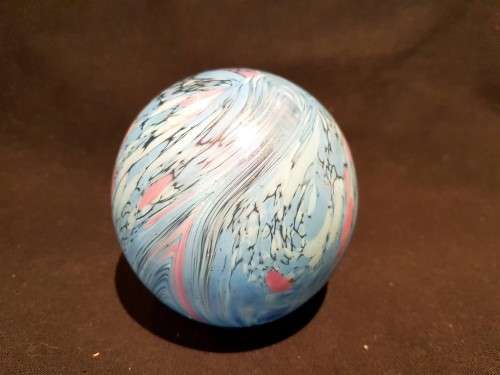 Paperweight - Light blue abstract swirl pattern - Stunning!! - Bid Now!!!