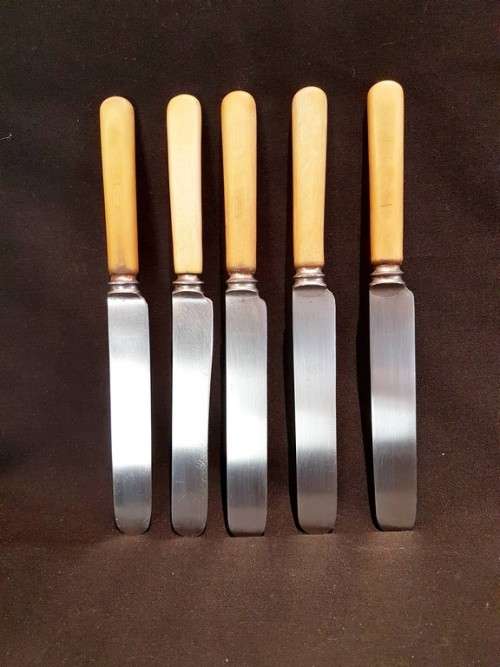 Sheffield -  Bone Handle Butter Knifes - Beautiful! - Low price, bid now!