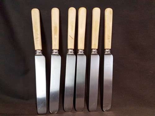 Sheffield -  Bone Handle Butter Knifes - Beautiful! - Low price, bid now!