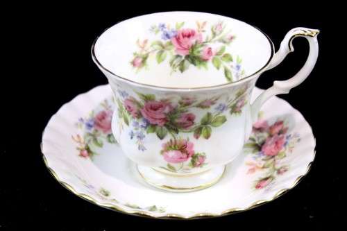 Royal Albert - Moss Rose - Magnificent duo - Low price! - Bid Now!!!