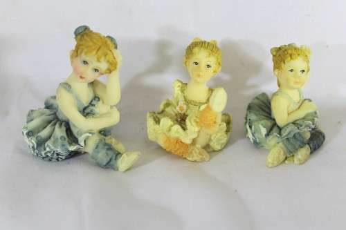 3 x Miniature ballerina's seated - Low Price - Bid Now!!