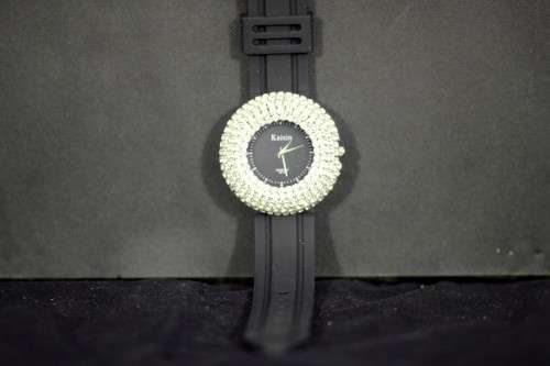 Kaixin - Diamon bezel to the extreme!! Black strap - A stunner! Bid now!!