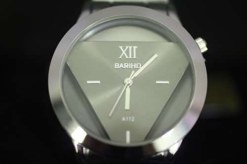 Bariho - Triangle shape - Silver grey - A stunner! Bid now!!