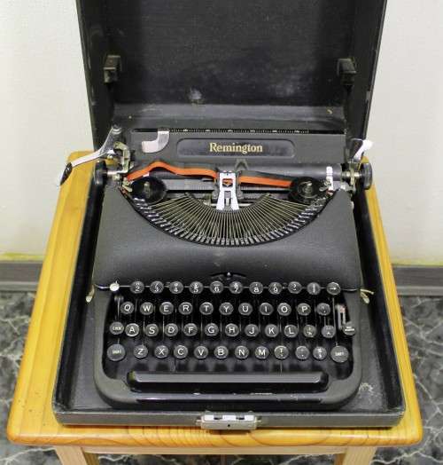 Remington Model 5 - Traveling typewriter - A lovely unit - Bid Now !!