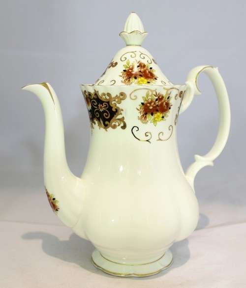 Royal Albert - Heritage - Tea pot - Low price! - Bid Now!!!