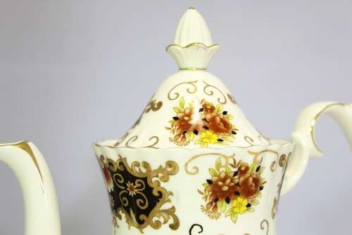 Royal Albert - Heritage - Tea pot - Low price! - Bid Now!!!