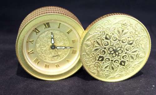 Rhythem - Japan - Gold round travel watch with slide mechanism - Beautiful! - Bid now!!