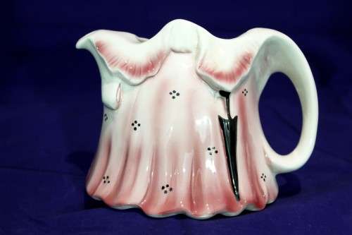 Tony Wood - Little old lady - A lovely tea pot! - Low price - Bid now!!