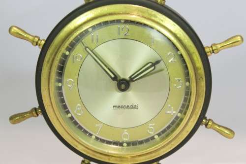 Meccedes - Ships wheel mantle clock - Beautiful! - Bid now!!