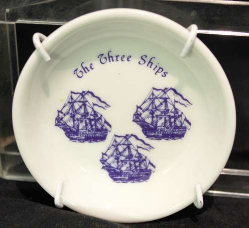The three ships - Miniature wall plate - A beauty! - Bid Now!!!