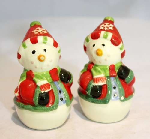 Snowman - Salt and pepper set - Beautiful! - Bid Now!!!
