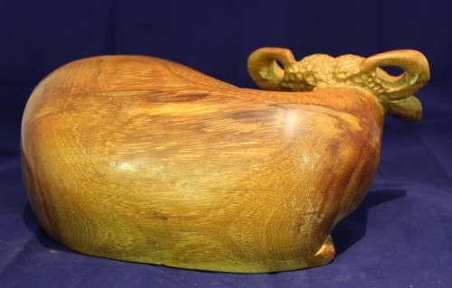 Buffalo lying down - Hand carved - A beauty! - Bid Now!!!