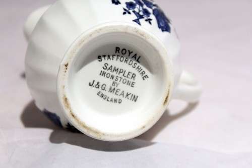 Royal Staffordshire - Ironstone by J&G Meakin - Milk jug - Blue and white - Stunning! - Bid Now!!!