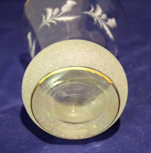 Frosted posy vase - Gilded rim - Stunning! - Bid Now!!!