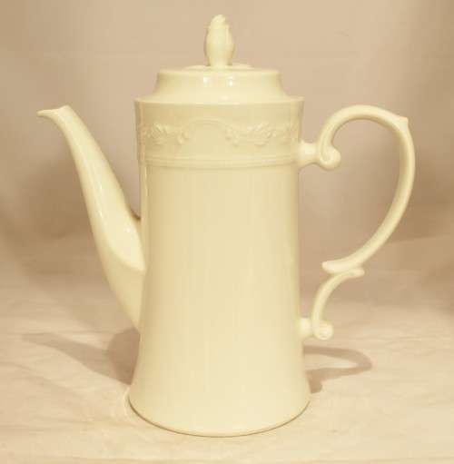 Huguenot Royal - Tea pot - Beautiful! - Bid Now!!!