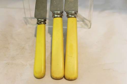 Three bone handle knifes - Beautiful! - Bid Now!!!