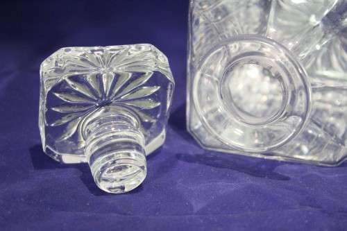 Lead crystal cut decanter - Bid Now!!!