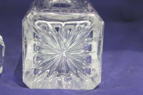 Lead crystal cut decanter - Bid Now!!!