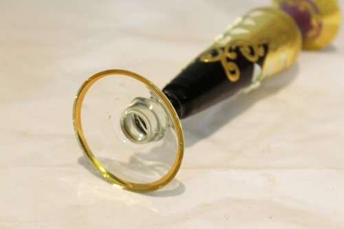 Venetian style vase - Amber slimline vase - A beauty!! - Low price!! - Bid Now!!!