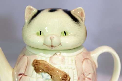 Novelty tea pot - Cat - Beautiful! - Bid Now!!!