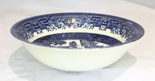 Churchill - Blue Willow - Pudding bowl - Blue and white - Beautiful! - Bid Now!!!