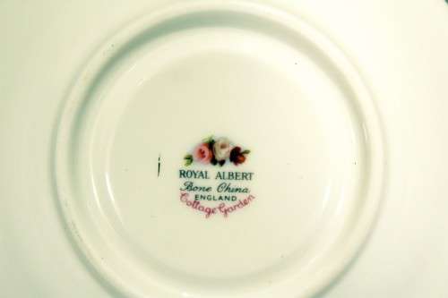 Royal Albert - Cottage garden - Saucer - Beautiful! - Bid Now!!!