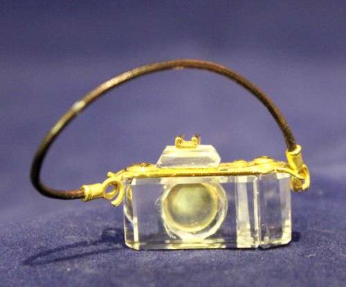Swarovski Crystal Memories - Camera - A magnificent little treasure!! Bid now!!