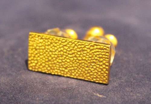 Swarovski Crystal Memories - Salt & Pepper set on stand - A magnificent little treasure!! Bid now!!