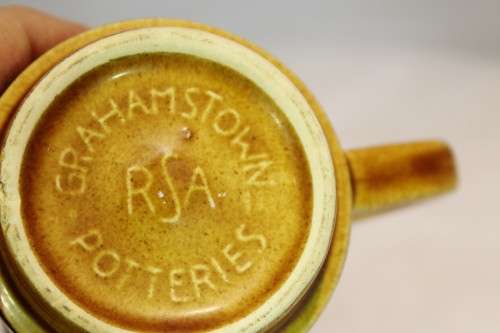Grahamstown Potteries - Brown mug - A beauty! - Bid Now!!!