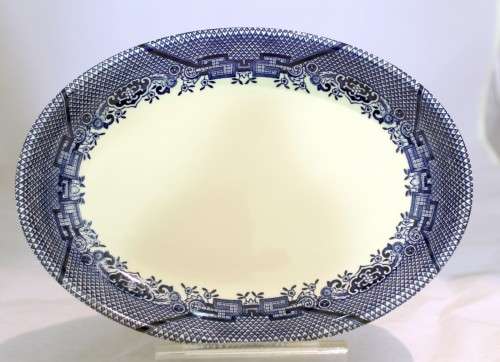 Churchill - Blue Willow - Gravy boat and saucer - Blue and white - Stunning! - Bid Now!!!