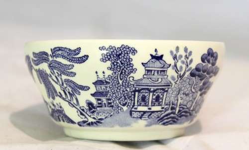 Churchill - Blue Willow - Sugar bowl - Blue and white - Stunning! - Bid Now!!!