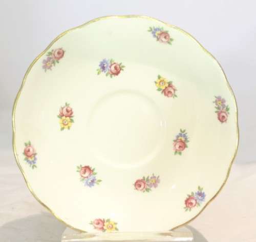 Colclough - Saucer - Beautiful! - Giveaway price!! - Bid Now!!!