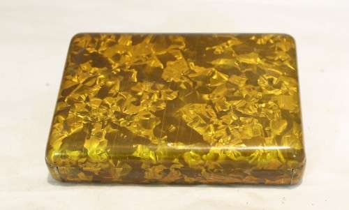 Gold color metal case - Beautiful! - Low price!! - Bid Now!!!