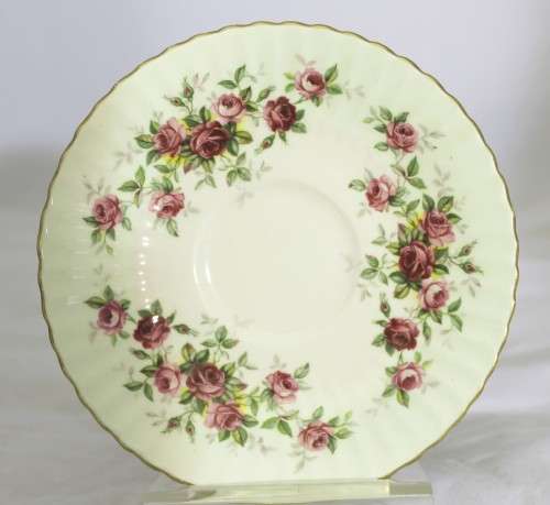 Paragon - Saucer - A beauty! - Giveaway price! - Bid Now!!!