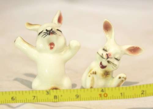 Pair of yawning rabbits - Beautiful! - Low price!! - Bid Now!!