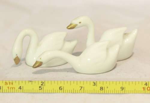 Trio of swans - Beautiful! - Low price!! - Bid Now!!
